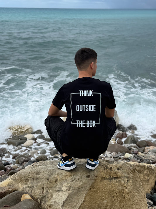 Box black tee